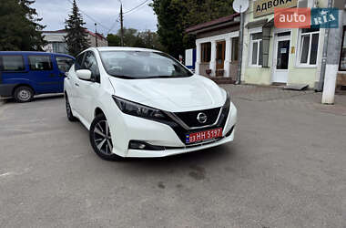 Хэтчбек Nissan Leaf 2021 в 