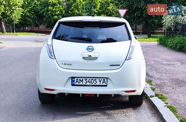 Хетчбек Nissan Leaf 2011 в 