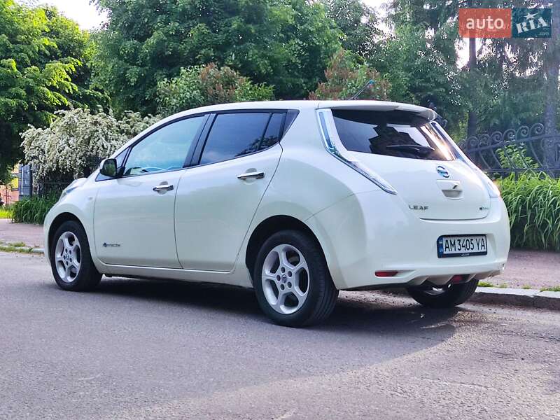 Хетчбек Nissan Leaf 2011 в Бердичеві