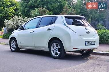 Хетчбек Nissan Leaf 2011 в 
