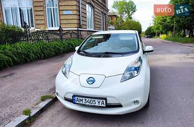 Хетчбек Nissan Leaf 2011 в 