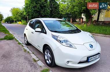 Хетчбек Nissan Leaf 2011 в 