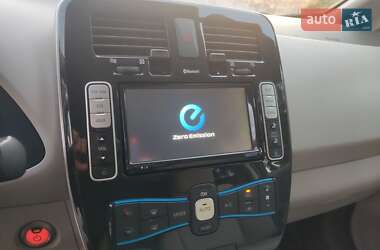 Хетчбек Nissan Leaf 2011 в 