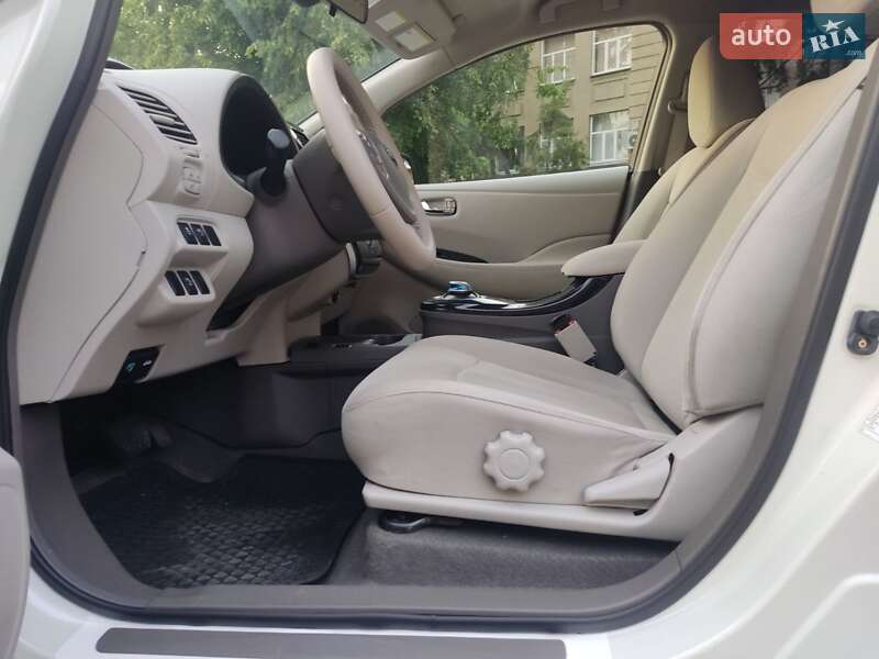 Хетчбек Nissan Leaf 2011 в Бердичеві