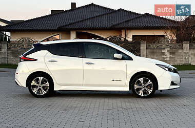 Хетчбек Nissan Leaf 2020 в 