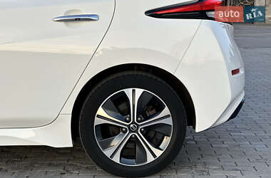 Хетчбек Nissan Leaf 2020 в 