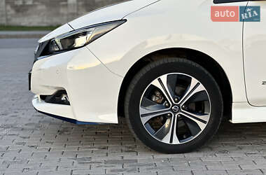 Хетчбек Nissan Leaf 2020 в 