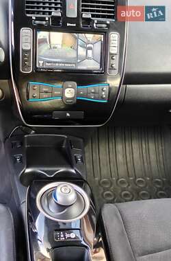Хэтчбек Nissan Leaf 2015 в 