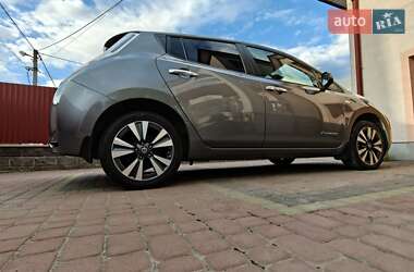 Хэтчбек Nissan Leaf 2015 в 