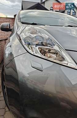Хэтчбек Nissan Leaf 2015 в 