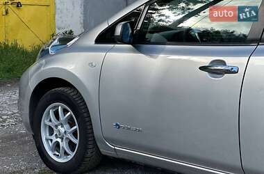 Хэтчбек Nissan Leaf 2014 в 