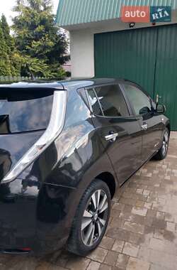 Хэтчбек Nissan Leaf 2016 в 