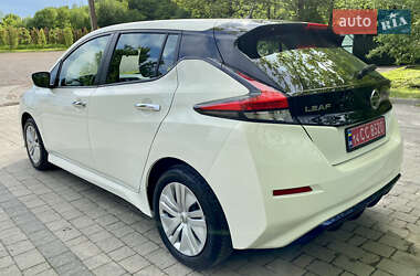 Хэтчбек Nissan Leaf 2021 в 