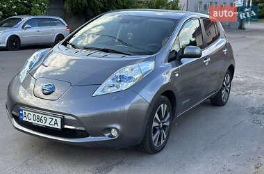 Хэтчбек Nissan Leaf 2014 в 