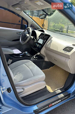 Хэтчбек Nissan Leaf 2014 в 