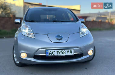 Хэтчбек Nissan Leaf 2013 в 