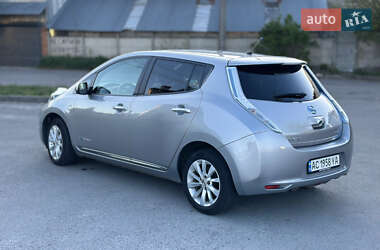 Хэтчбек Nissan Leaf 2013 в 