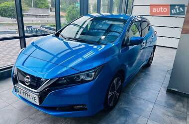 Хэтчбек Nissan Leaf 2021 в Киеве