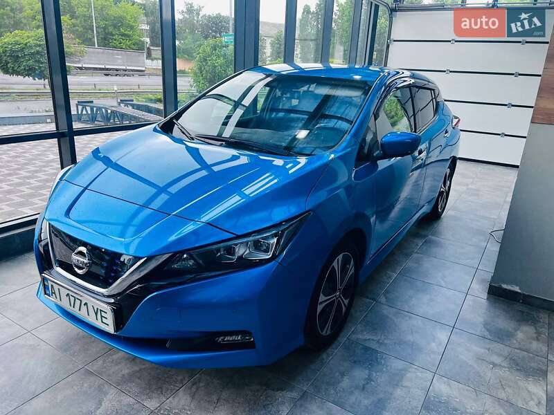 Хетчбек Nissan Leaf 2021 в 