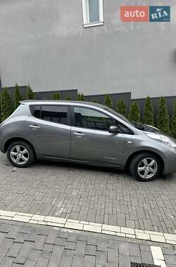 Хэтчбек Nissan Leaf 2013 в 