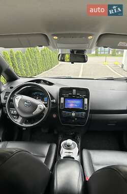 Хэтчбек Nissan Leaf 2013 в 