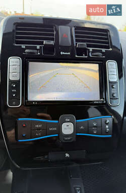 Хэтчбек Nissan Leaf 2014 в 