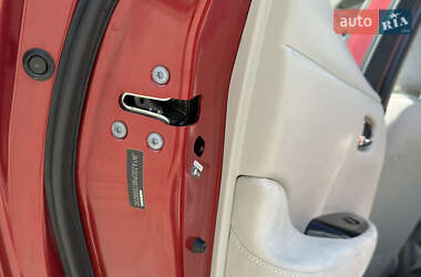 Хетчбек Nissan Leaf 2011 в 