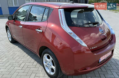 Хетчбек Nissan Leaf 2011 в 