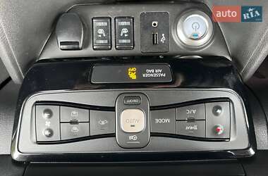 Хэтчбек Nissan Leaf 2018 в 