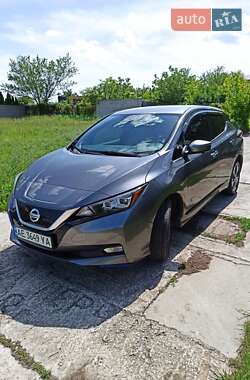 Хэтчбек Nissan Leaf 2019 в 