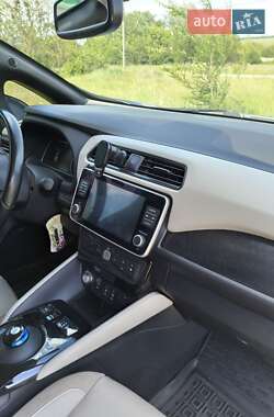 Хэтчбек Nissan Leaf 2019 в 