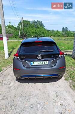 Хэтчбек Nissan Leaf 2019 в 