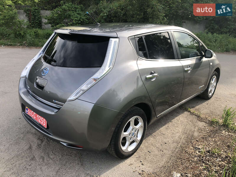 Хетчбек Nissan Leaf 2013 в Дніпрі