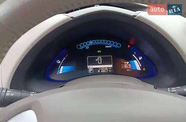 Хэтчбек Nissan Leaf 2012 в 