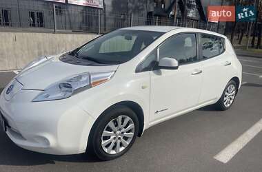 Хэтчбек Nissan Leaf 2015 в Киеве