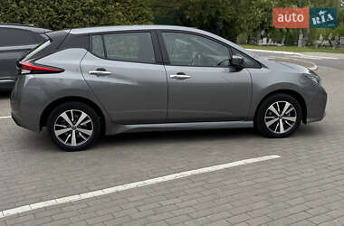Хетчбек Nissan Leaf 2021 в 
