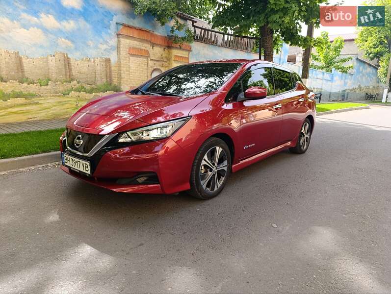 Хетчбек Nissan Leaf 2018 в 