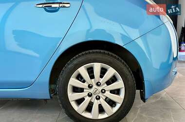 Хетчбек Nissan Leaf 2013 в 