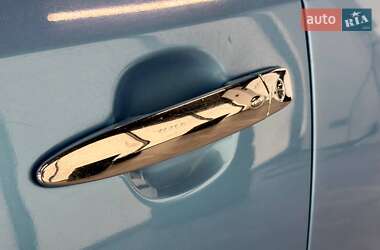 Хетчбек Nissan Leaf 2013 в 