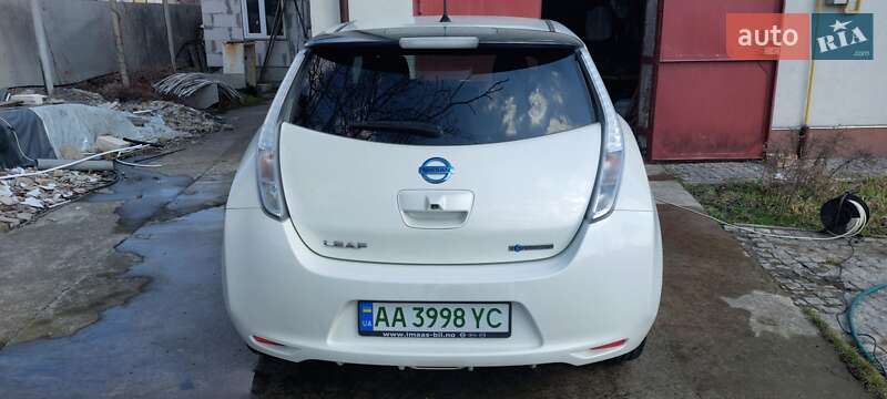 Хэтчбек Nissan Leaf 2017 в Киеве