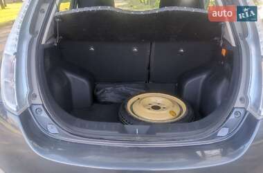 Хетчбек Nissan Leaf 2013 в 