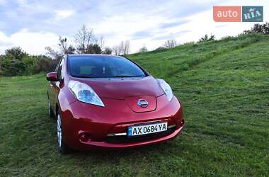 Хетчбек Nissan Leaf 2013 в 