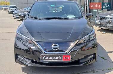 Хэтчбек Nissan Leaf 2019 в 