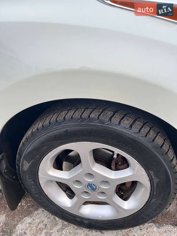 Хэтчбек Nissan Leaf 2012 в Белгороде-Днестровском