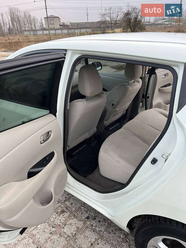 Хэтчбек Nissan Leaf 2012 в Белгороде-Днестровском