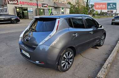 Хэтчбек Nissan Leaf 2016 в 