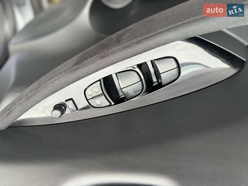 Хетчбек Nissan Leaf 2015 в Трускавці