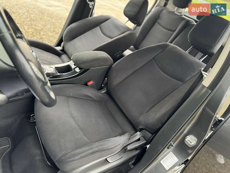Хетчбек Nissan Leaf 2015 в Трускавці