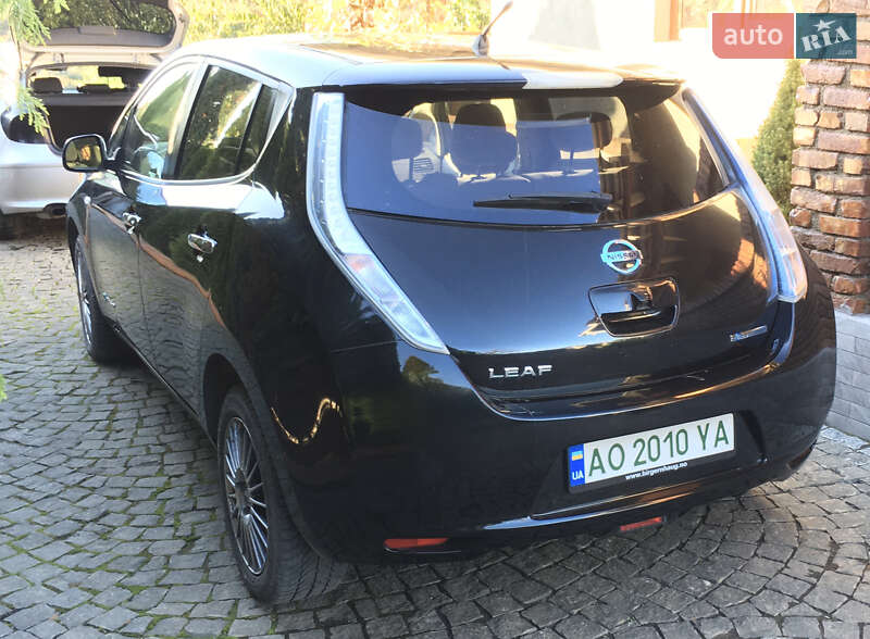 Хэтчбек Nissan Leaf 2012 в Ужгороде