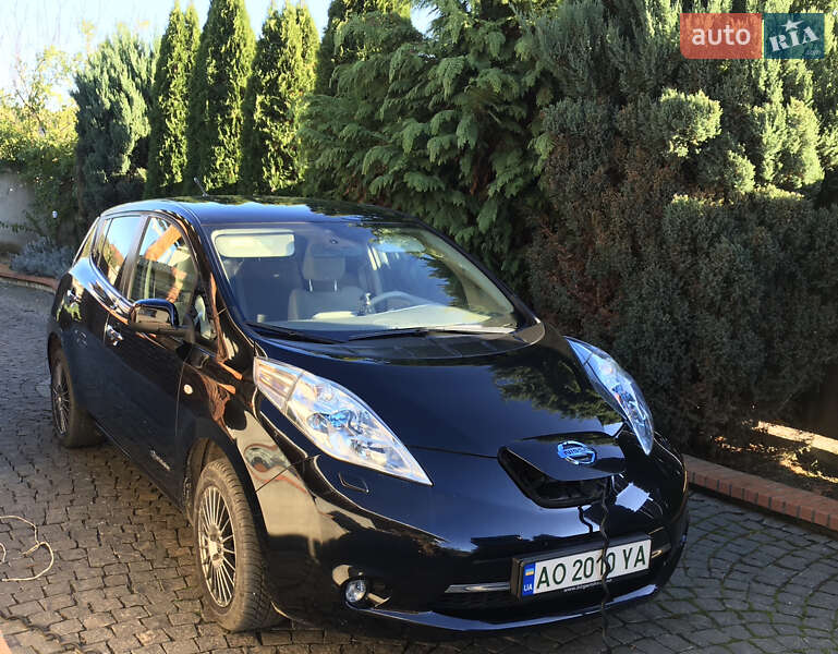 Хэтчбек Nissan Leaf 2012 в Ужгороде